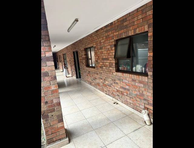 2 BEDROOM PROPERTY TO RENT IN LENASIA EXT 9